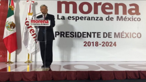 AMLO se registra como precandidato de Morena a la presidencia de la República