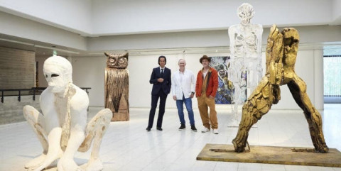 Brad Pitt debuta como escultor en exhibición en Finlandia