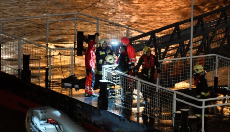 Choque de embarcaciones en Hungría deja al menos siete muertos