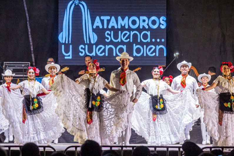 Pide Alcalde Mario López tener confianza en Gobierno de AVA, al inaugurar Festival Internacional de Otoño