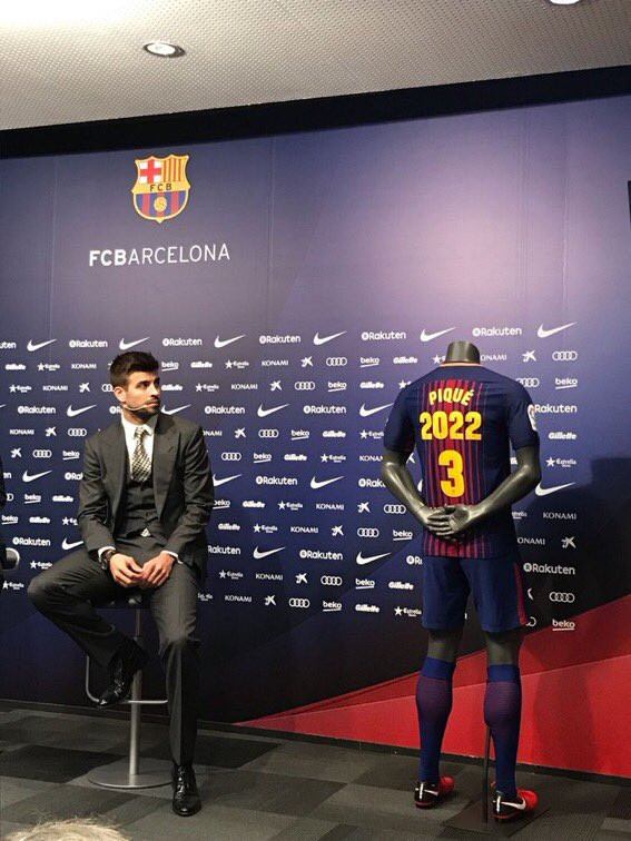 Piqué extiende su idilio con el Barcelona