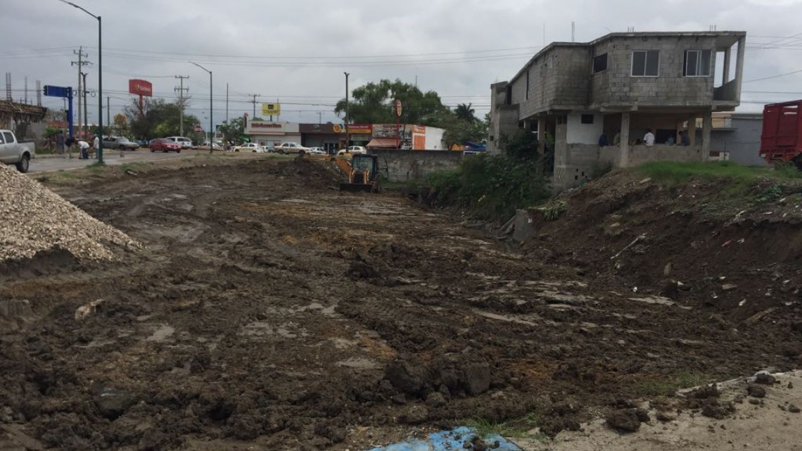 Obra recién entregada se colapsa por las lluvias