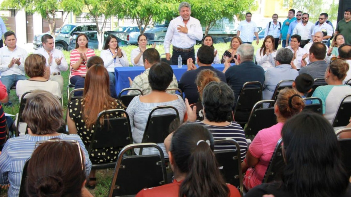 Atiende “Xico” múltiples necesidades en Colinas del Valle