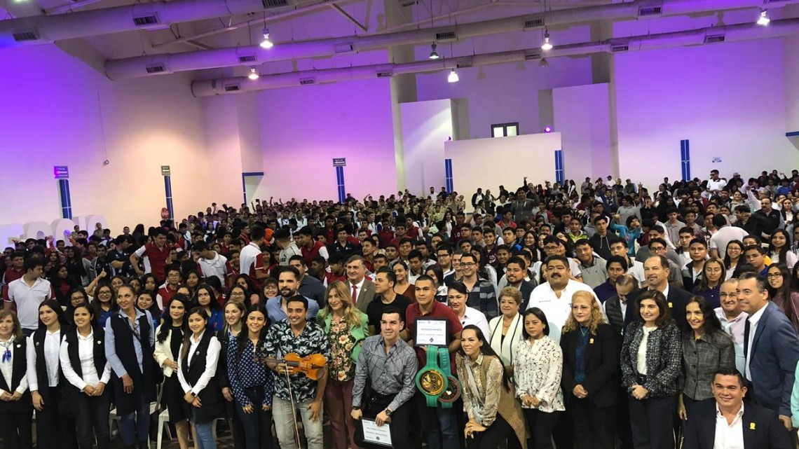 Deportistas, artistas y emprendedores engalanan 'Jóvenes con Éxito 2019' 