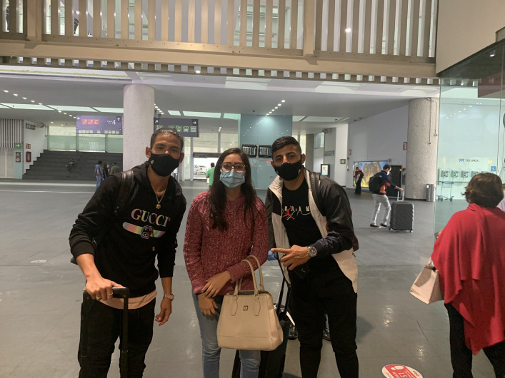 Futbolistas se unen y apoyan para operación de una aficionada con tumor cerebral