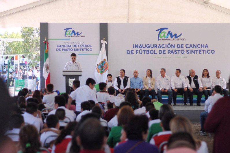 Inaugura Gobernador Cancha de pasto sintético