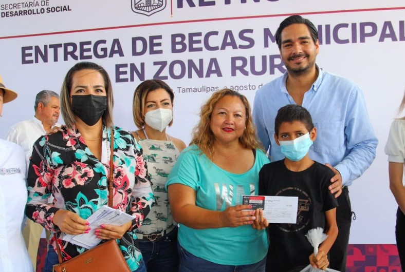 Entregará Gobierno de Reynosa Becas Municipales en ejidos de la zona sur