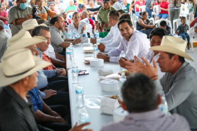 Festejan con Carlos Peña Ortiz 49 Aniversario de "Periquitos"