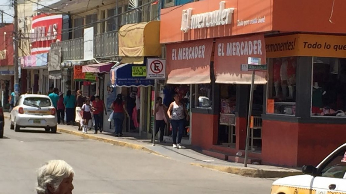 Comerciantes afectados por comercio foráneo