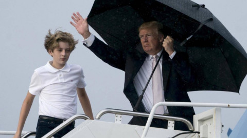 El gesto de Trump con Melania y su hijo