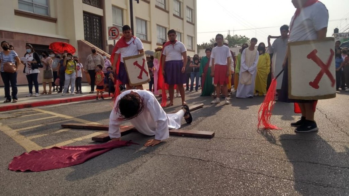Realizan varios Viacrucis tras dos años de pandemia 