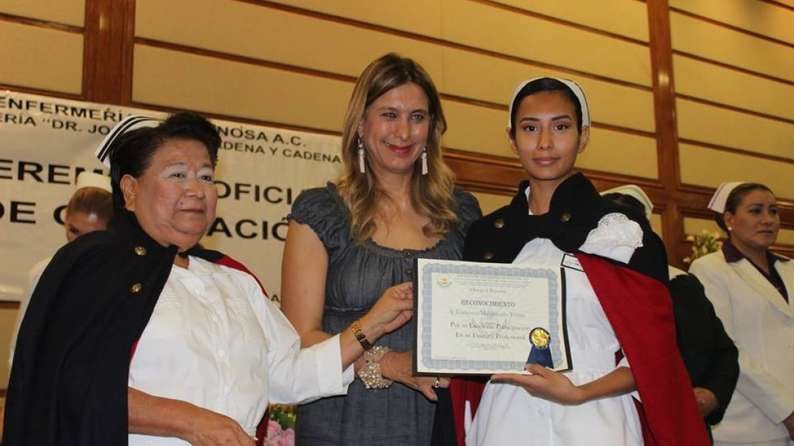 Maki felicita a graduados de escuela de Enfermería Dr. José Ángel Cadena y Cadena