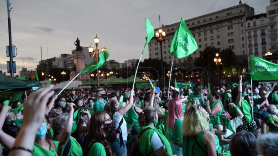 Diputados argentinos aprueban legalización del aborto