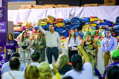 Entregó Alcalde Carlos Peña Ortiz 13 toneladas de croquetas a rescatistas de Reynosa 