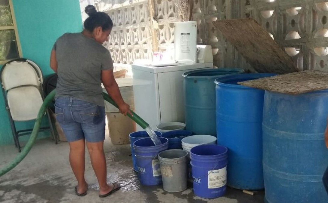 Pipas con agua atienden solicitudes en colonias y ejidos