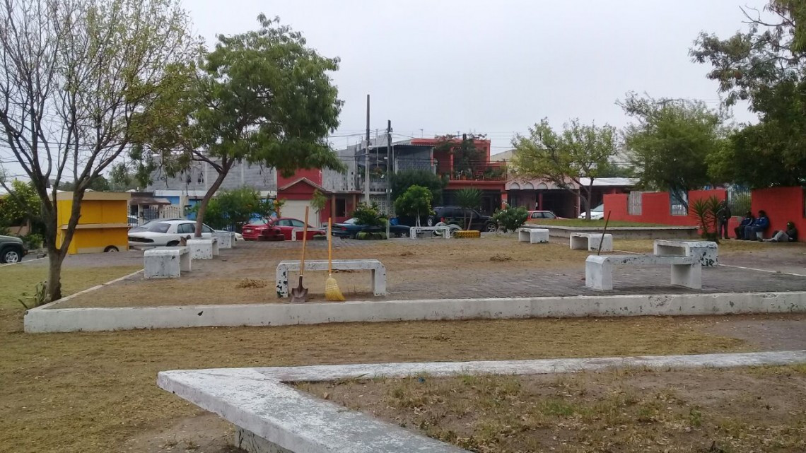 Realizan cuadrillas de SPP limpieza de plazas públicas