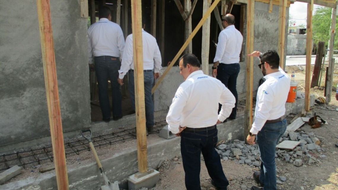 Recorren secretario y regidores obras del Plan Integral de Obra Pública 2017