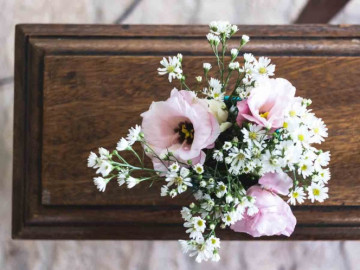 Policía quema a su esposa con gasolina durante aislamiento