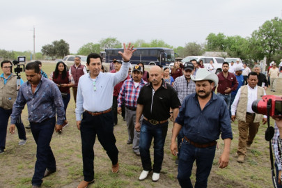 Va alcalde Mario López contra la desigualdad en el campo