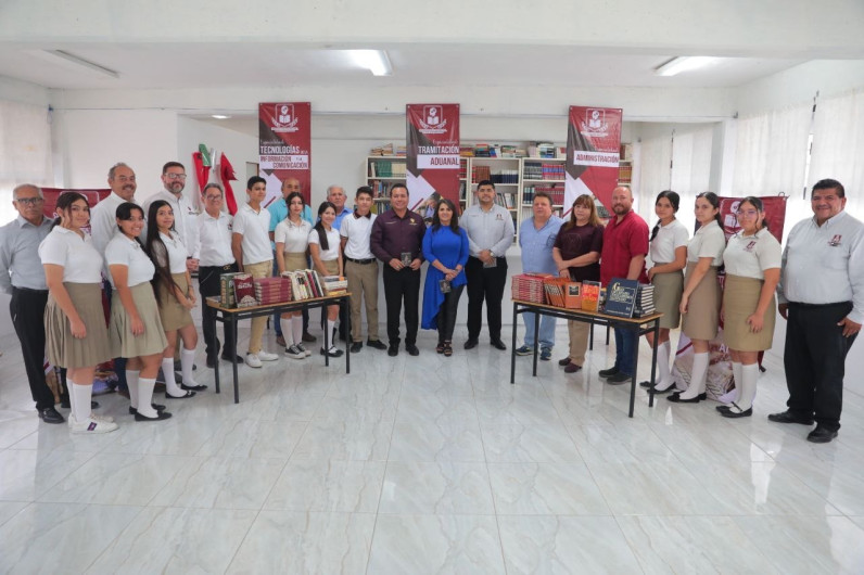 Dona Fundación Poniatowska 2 mil libros para enriquecer acervo cultural de prepas municipales