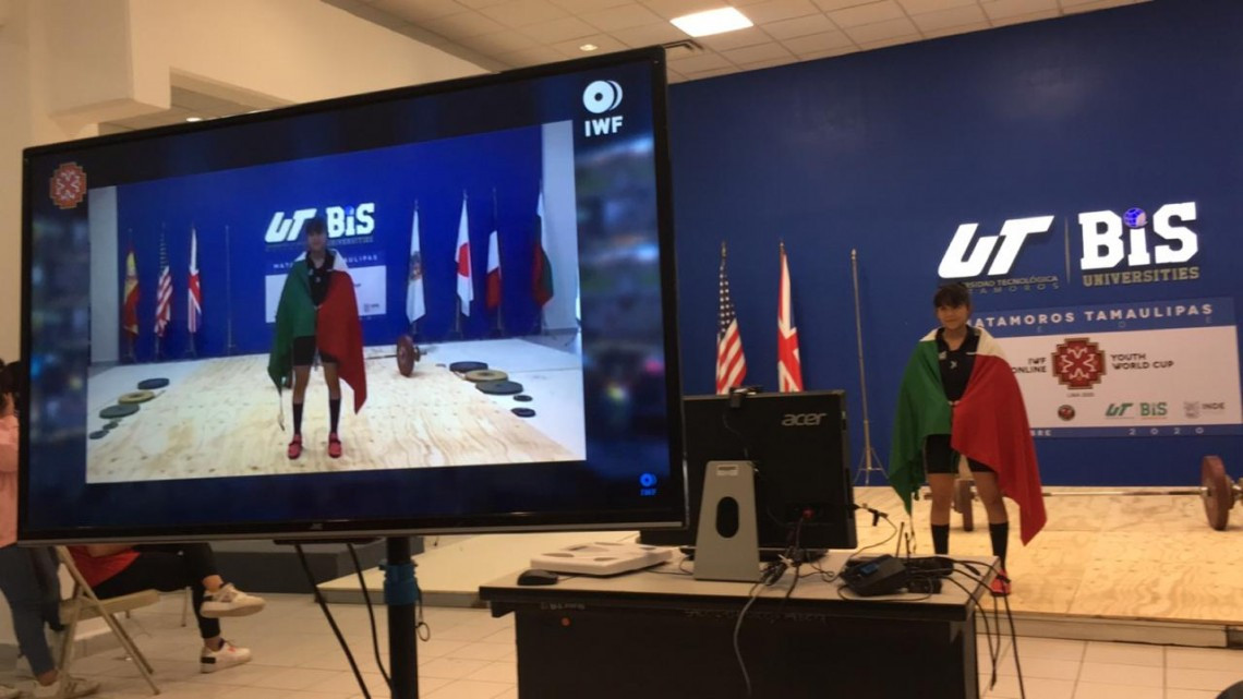 Tamaulipeca Michell Vélez es campeona mundial de levantamiento de pesas