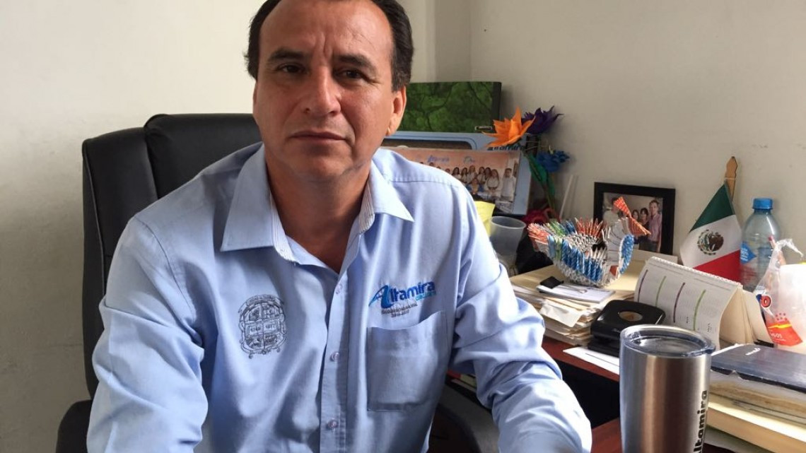 Dantescos incendios dañan equipo de cuerpos de emergencia