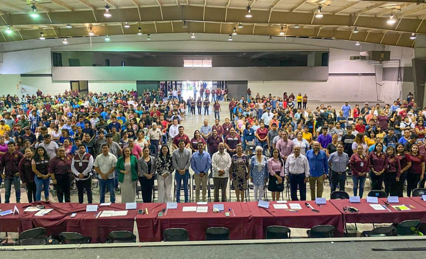 Entrega Gobierno de Matamoros becas del programa “Nadie Atrás, Nadie Fuera 2024”; también otorga apoyos a ejidatarios