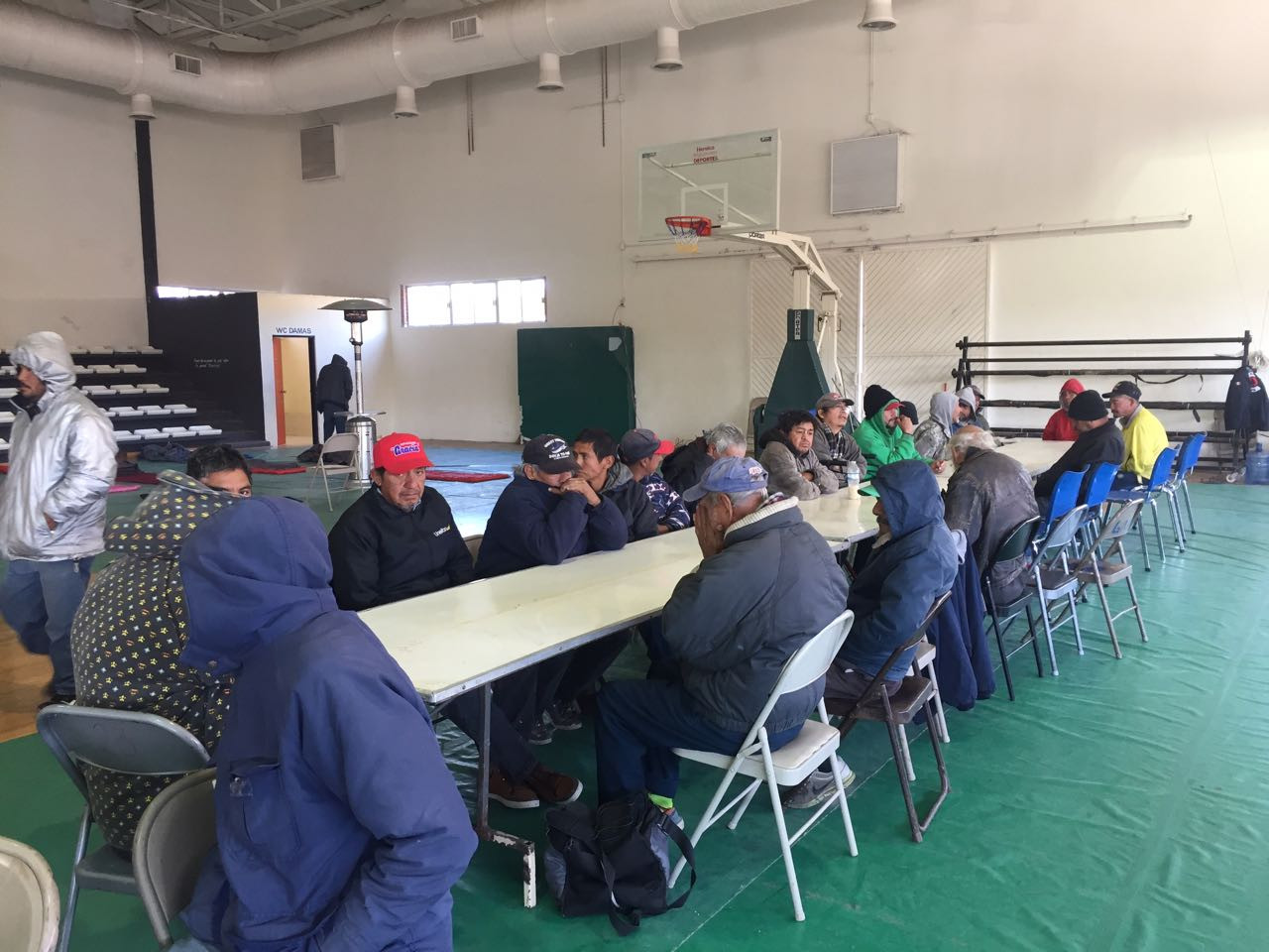 Médicos mantienen guardias en el albergue 