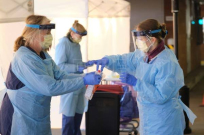 Estados Unidos suma 330 mil muertes por COVID-19