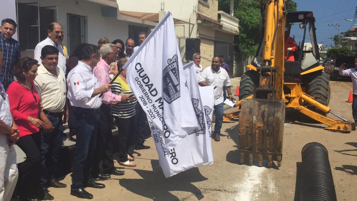 Oseguera pone en marcha trabajos hidrosanitarios