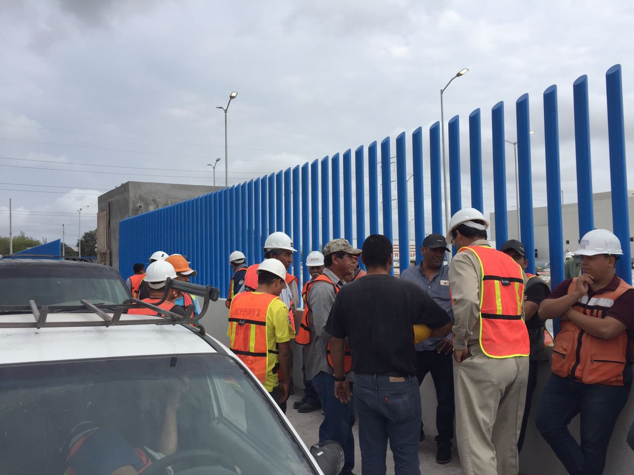 Paran labores electricistas en Matamoros