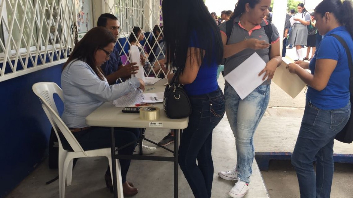 Educación es respaldada con becas y ampliación de infraestructura