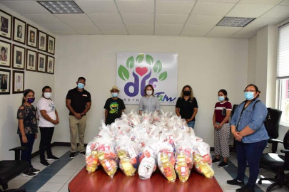 DIF Reynosa benefició con canasta básica a menores con cáncer