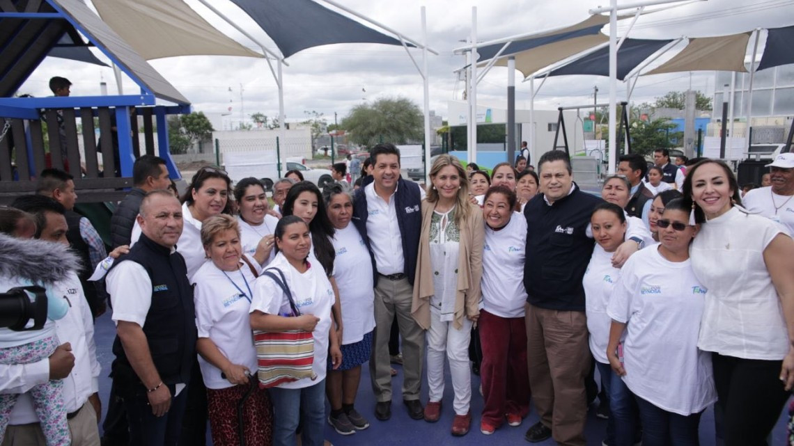 Gobernador inaugura pavimentación de vialidad y parque recreativo