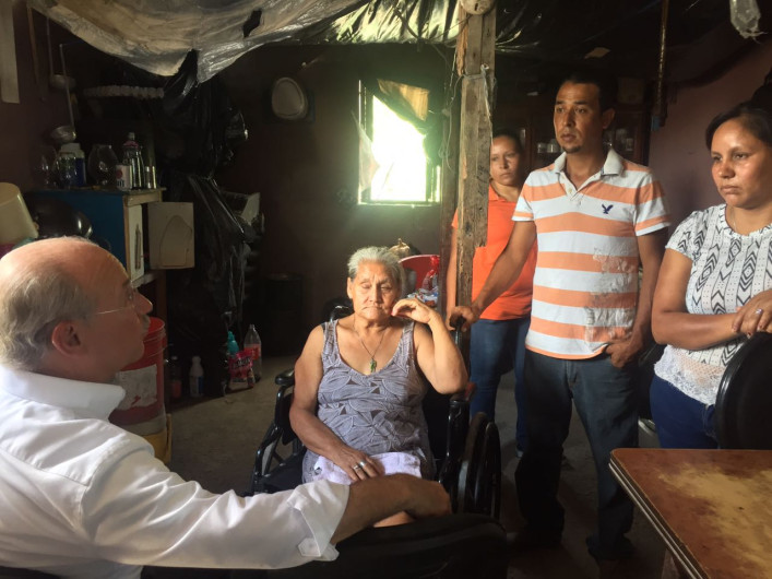 Dialoga "Chuchín" de la Garza con colonos de Matamoros 