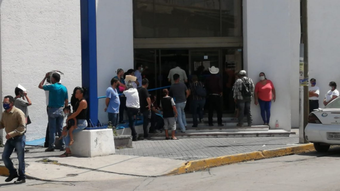 Sigue bancos sin medidas de seguridad de salud y la COEPRIS brilla por su ausencia