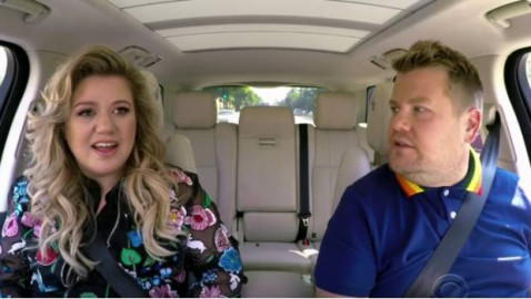 Kelly Clarkson y James Corden, unidos en un Carpool Karaoke 