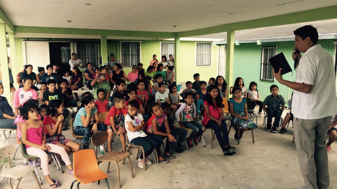 Niños de la colonia el Alto celebran su día