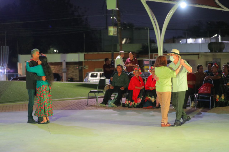 Regresan tardes de ‘Folklor, baile y danzón, en la Simón’