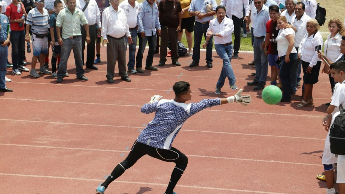 Andrés Zorrilla reconoce papel de los jóvenes en la historia de cambio