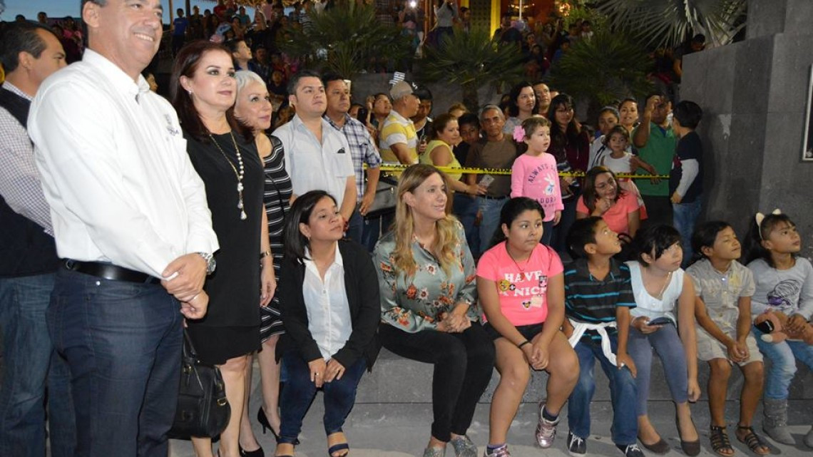 Realizan exposición de globos de cantoya gigantes