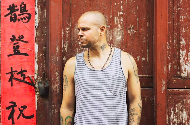 Residente estrena su sencillo como solista "Somos anormales"