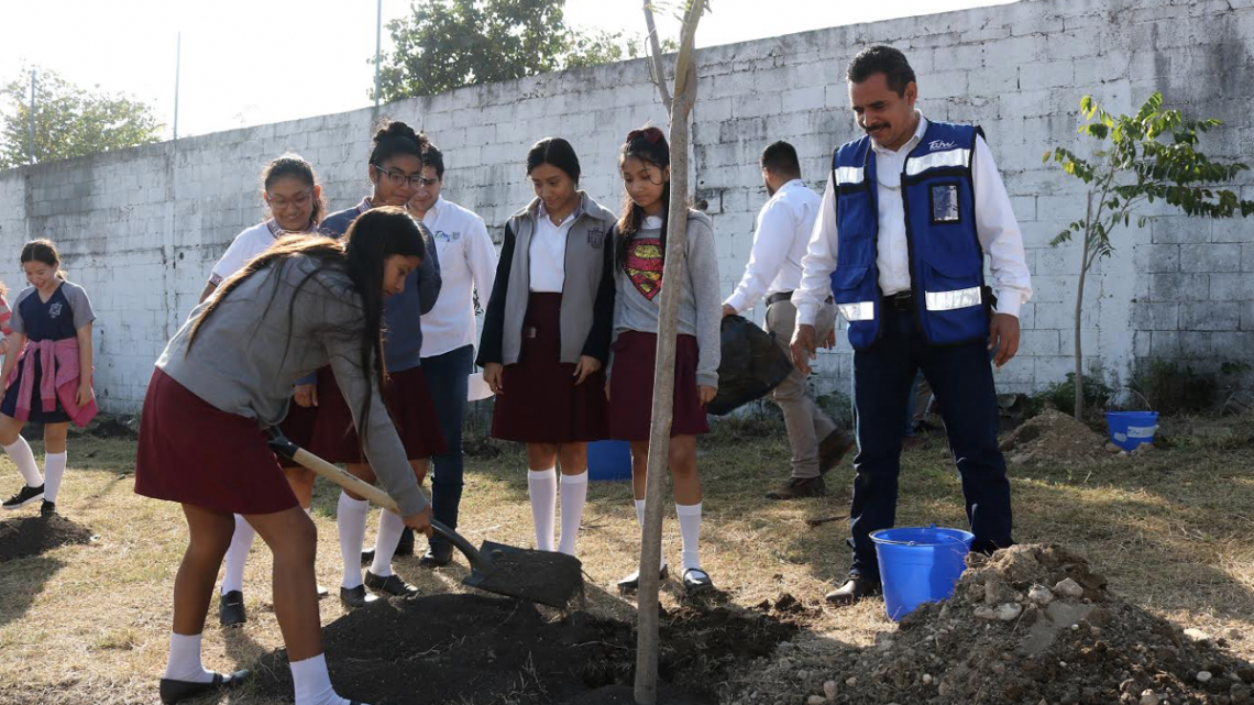 Gobierno de Tamaulipas benefició a doce escuelas