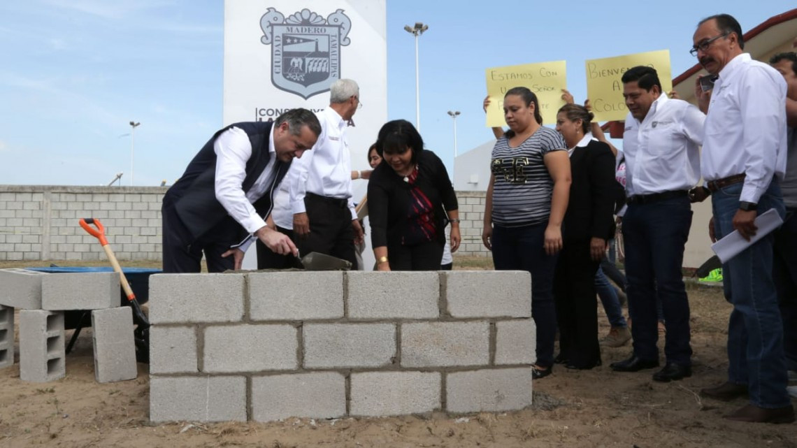 Arranca Oseguera con obra escolar