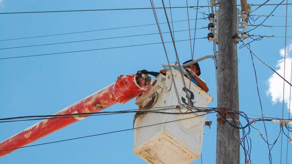Supervisan trabajos de alumbrado