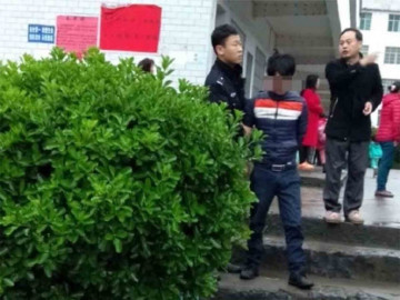 Hombre acuchilla a dos niños en colegio de China