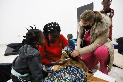 Atiende DIF Reynosa a familias migrantes 