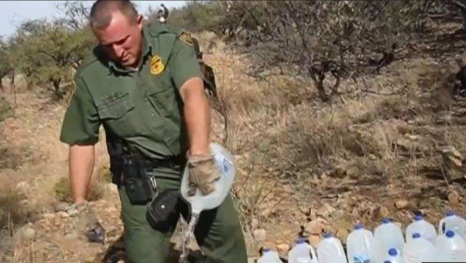 Acusan a Patrulla Fronteriza de destruir víveres para migrantes