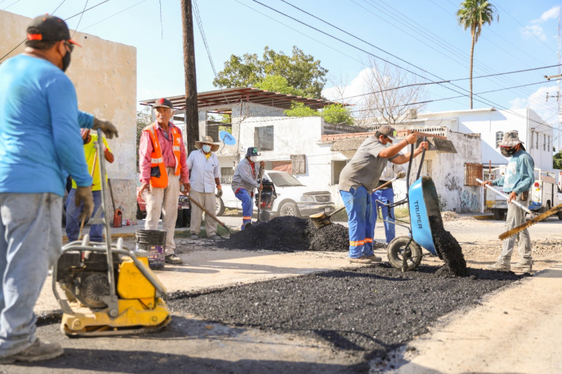 Gobierno municipal intensifica bacheo en la ciudad