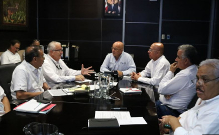 Abastecer agua a municipios marginados